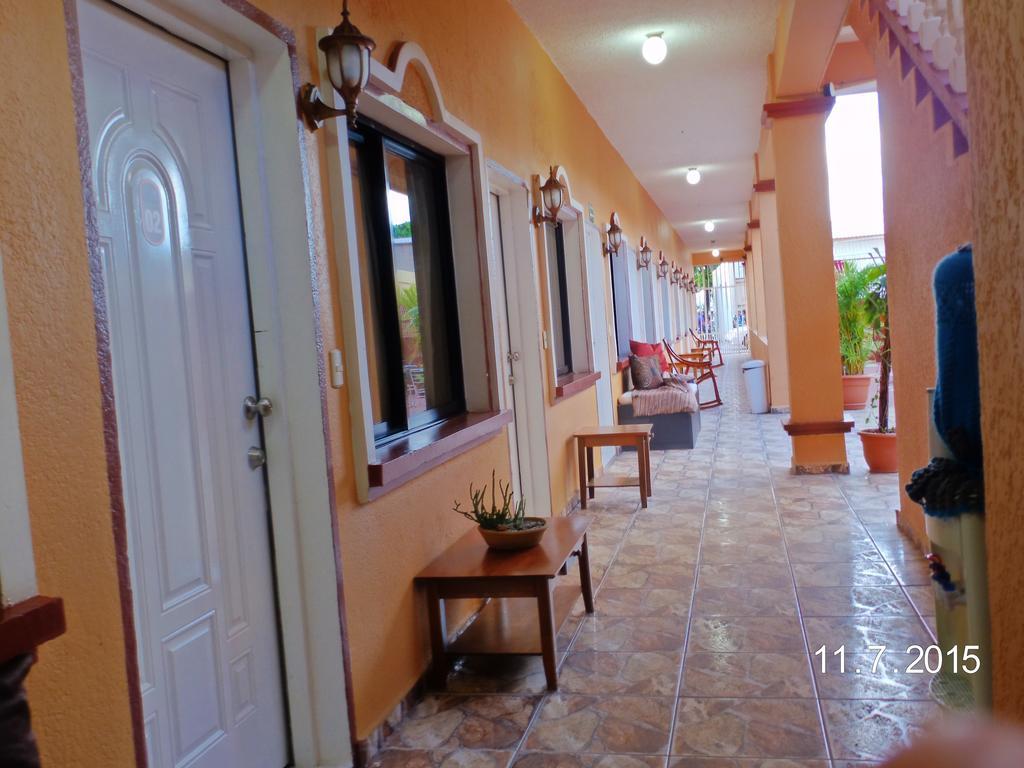 Uw Oasis Hotel La Ceiba Dış mekan fotoğraf