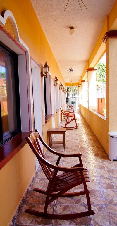 Uw Oasis Hotel La Ceiba Dış mekan fotoğraf