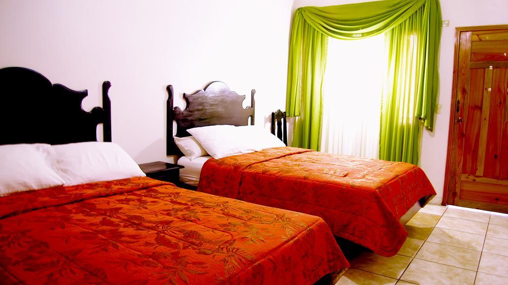 Uw Oasis Hotel La Ceiba Oda fotoğraf
