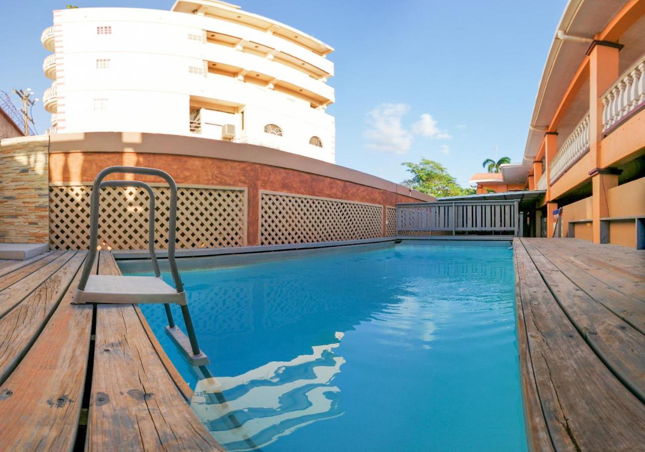 Uw Oasis Hotel La Ceiba Dış mekan fotoğraf