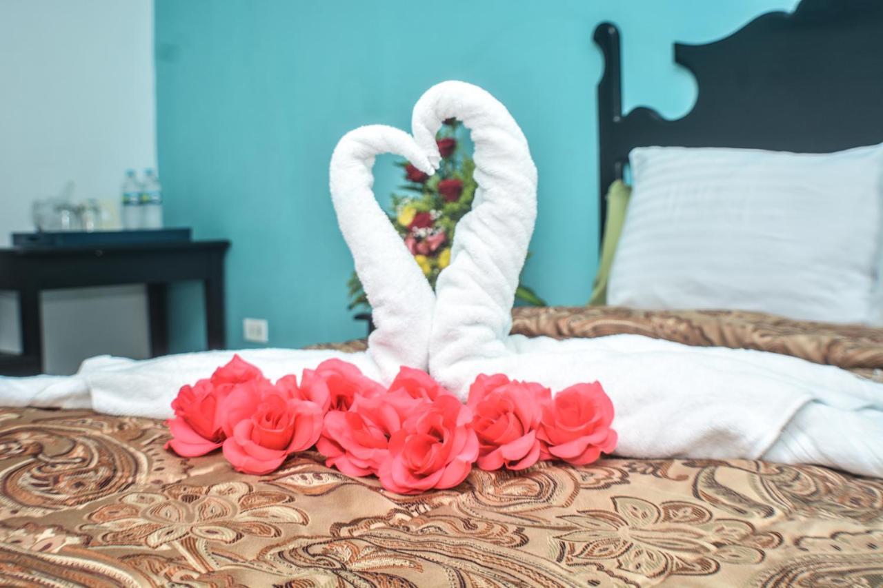 Uw Oasis Hotel La Ceiba Dış mekan fotoğraf